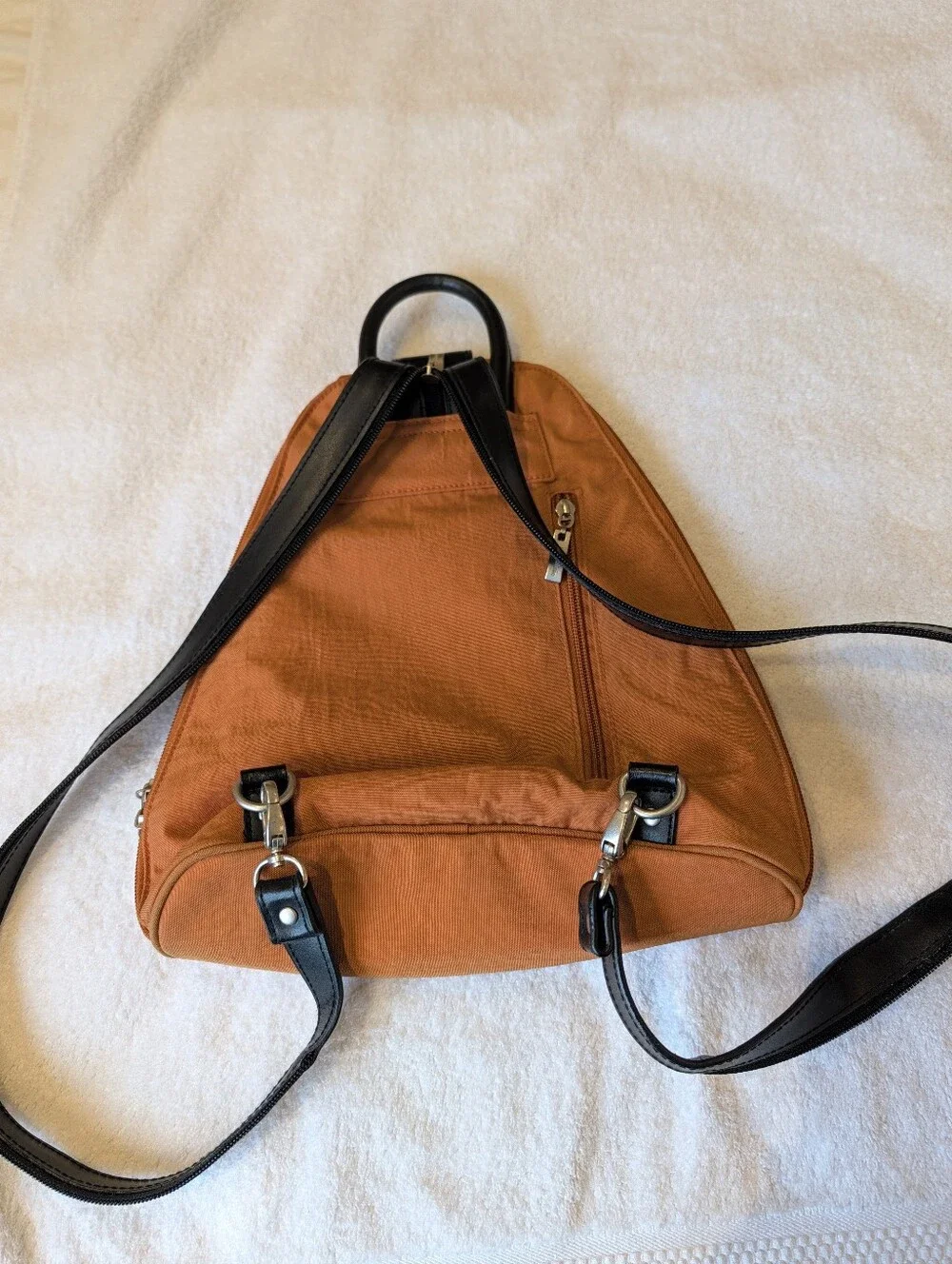 Baggallini Convertible Sling Backpack Rust Orange Nylon Wallet Organizer Travel